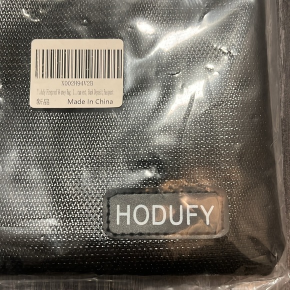 NWT Fireproof zip bag - Picture 3 of 6